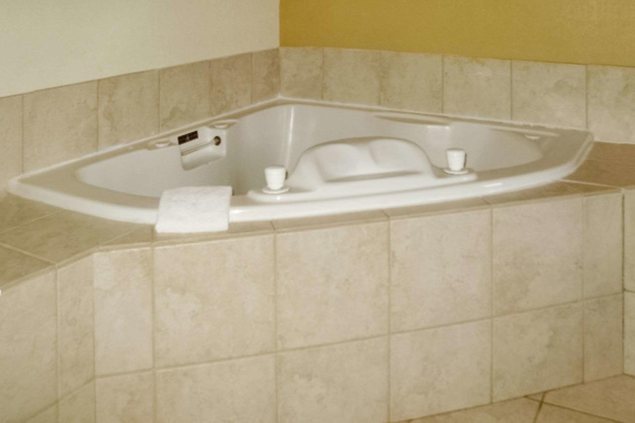 Quality Inn & Suites Florence - thumb 9