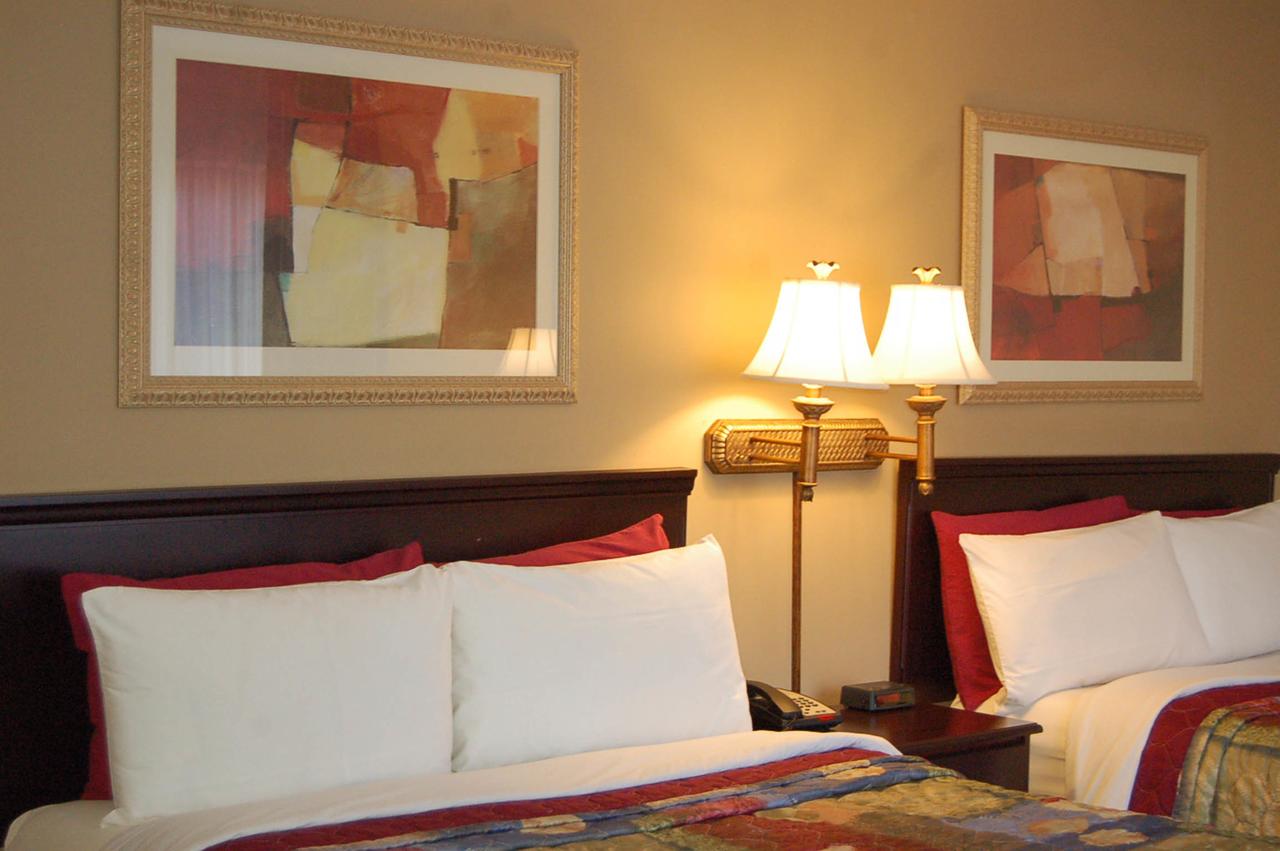 Golden Manor Inn & Suites - thumb 31