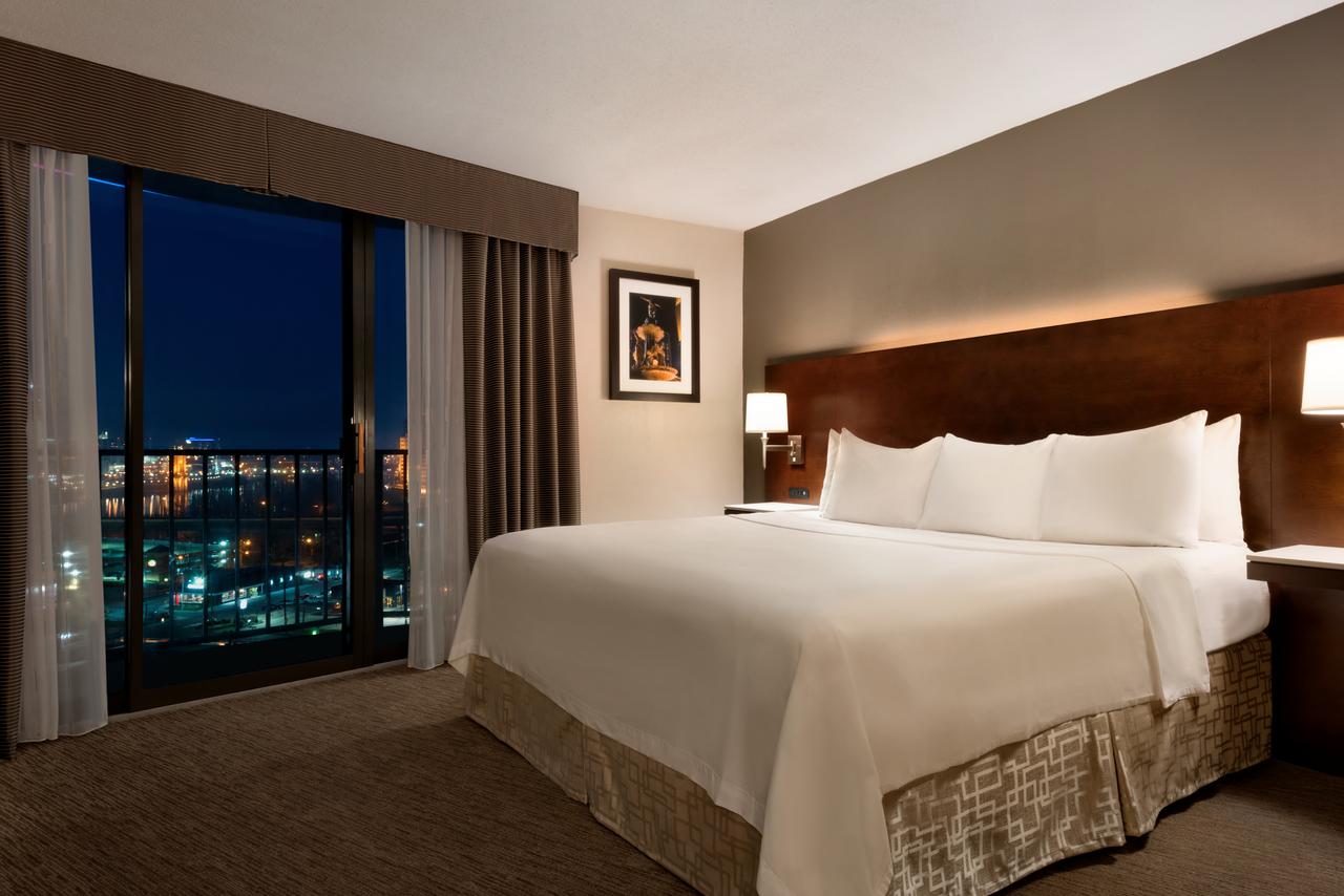 Radisson Hotel Cincinnati Riverfront - thumb 14