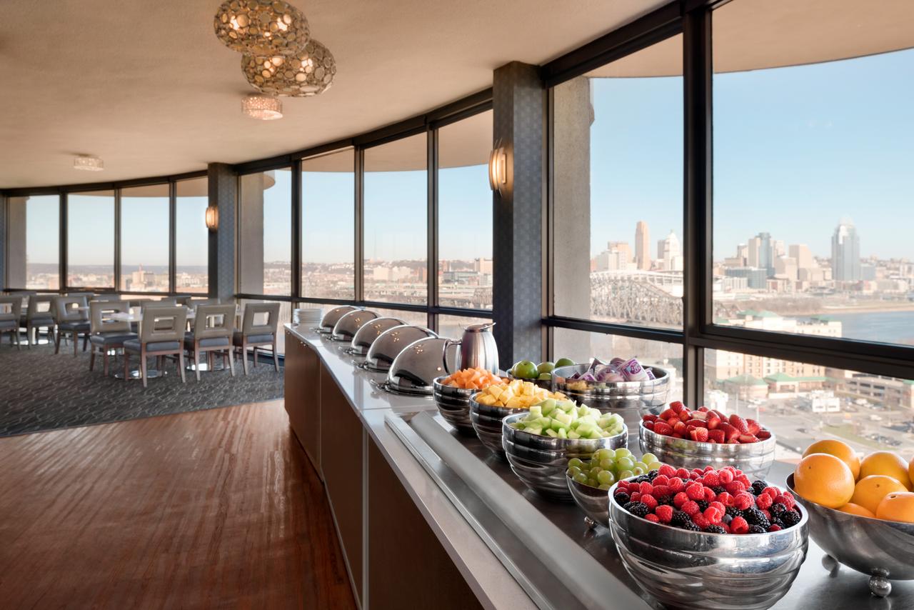 Radisson Hotel Cincinnati Riverfront - thumb 9