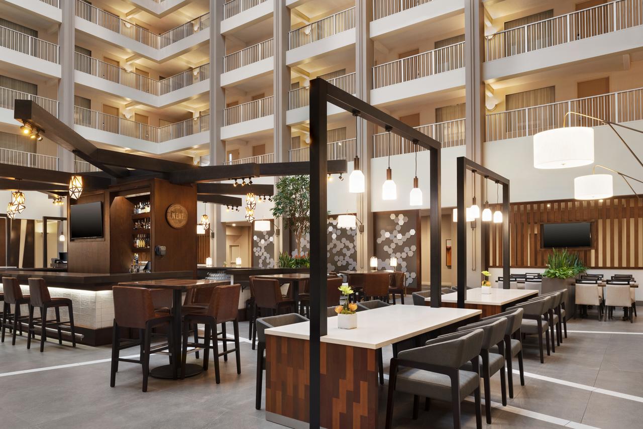 Embassy Suites Cincinnati - RiverCenter - thumb 10
