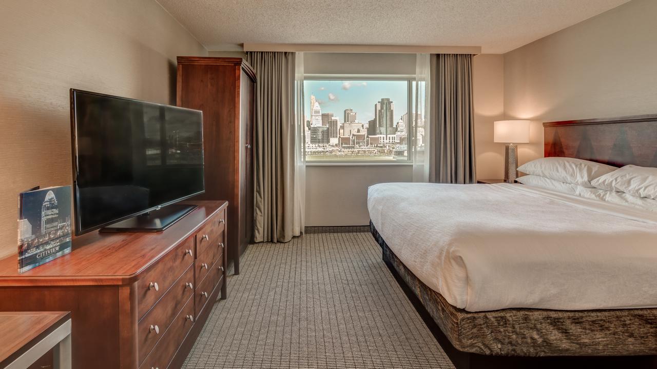 Embassy Suites Cincinnati - RiverCenter - thumb 17