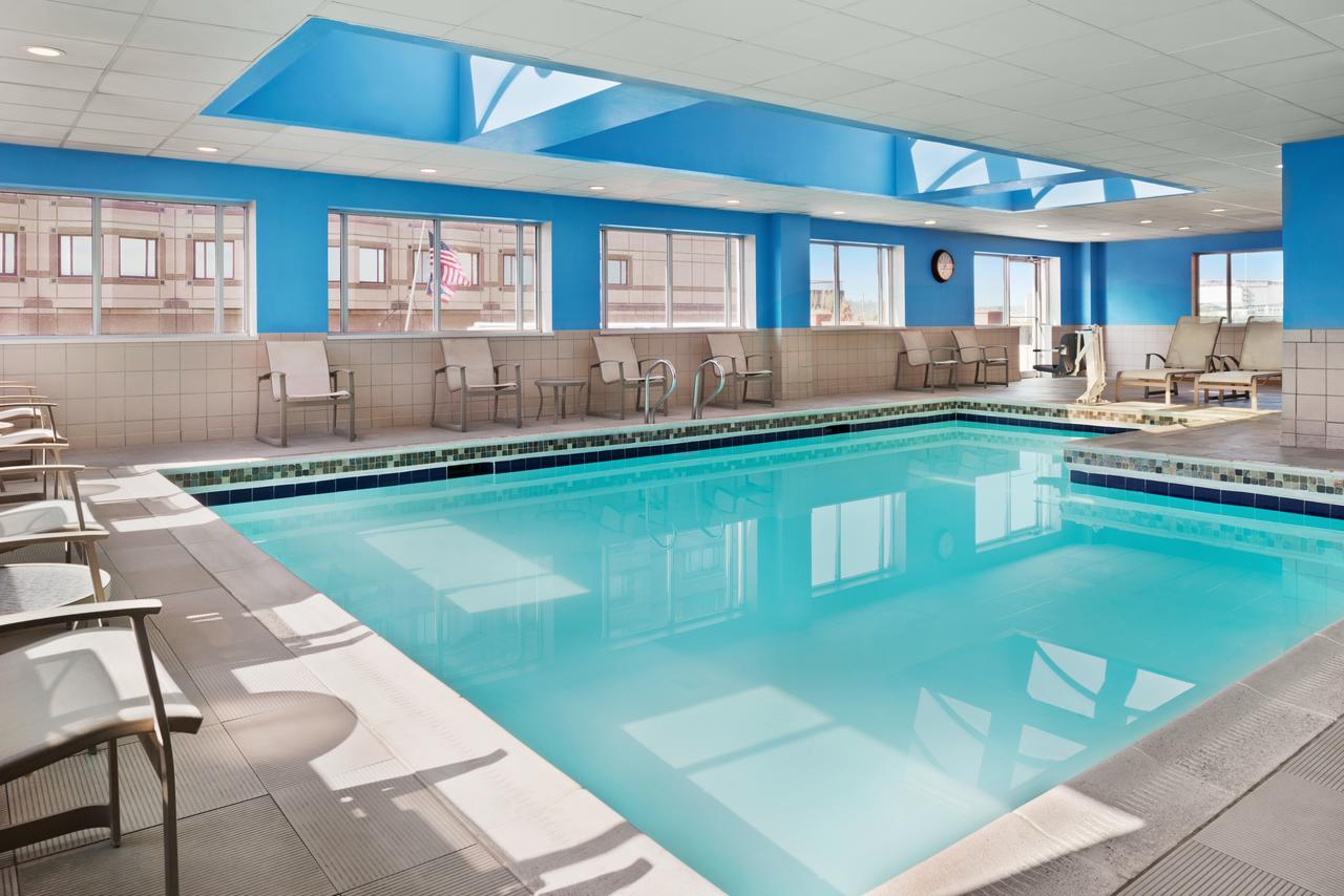 Embassy Suites Cincinnati - RiverCenter - thumb 12