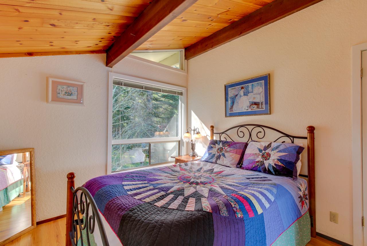 Lopez Island Hunter Bay Waterfront Home - thumb 37