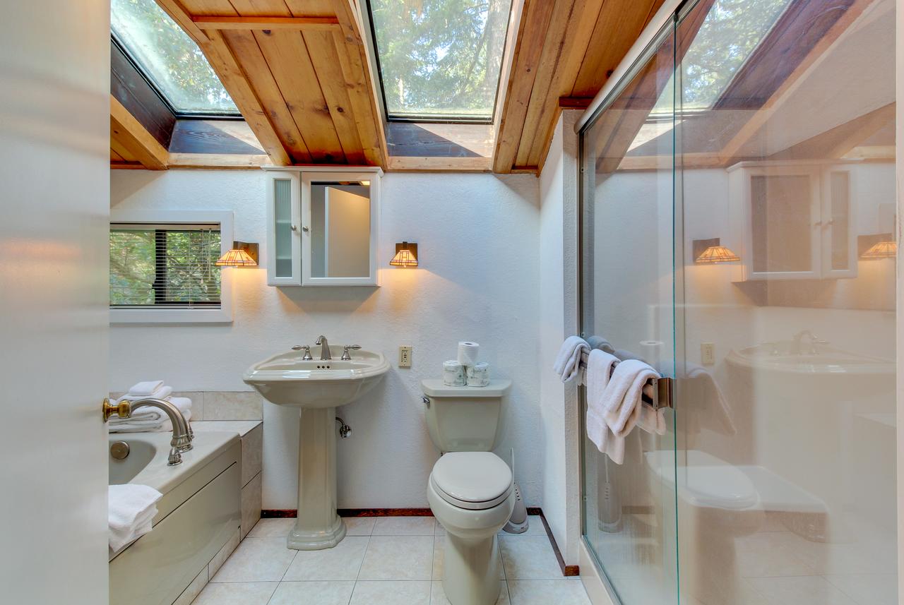 Lopez Island Hunter Bay Waterfront Home - thumb 10