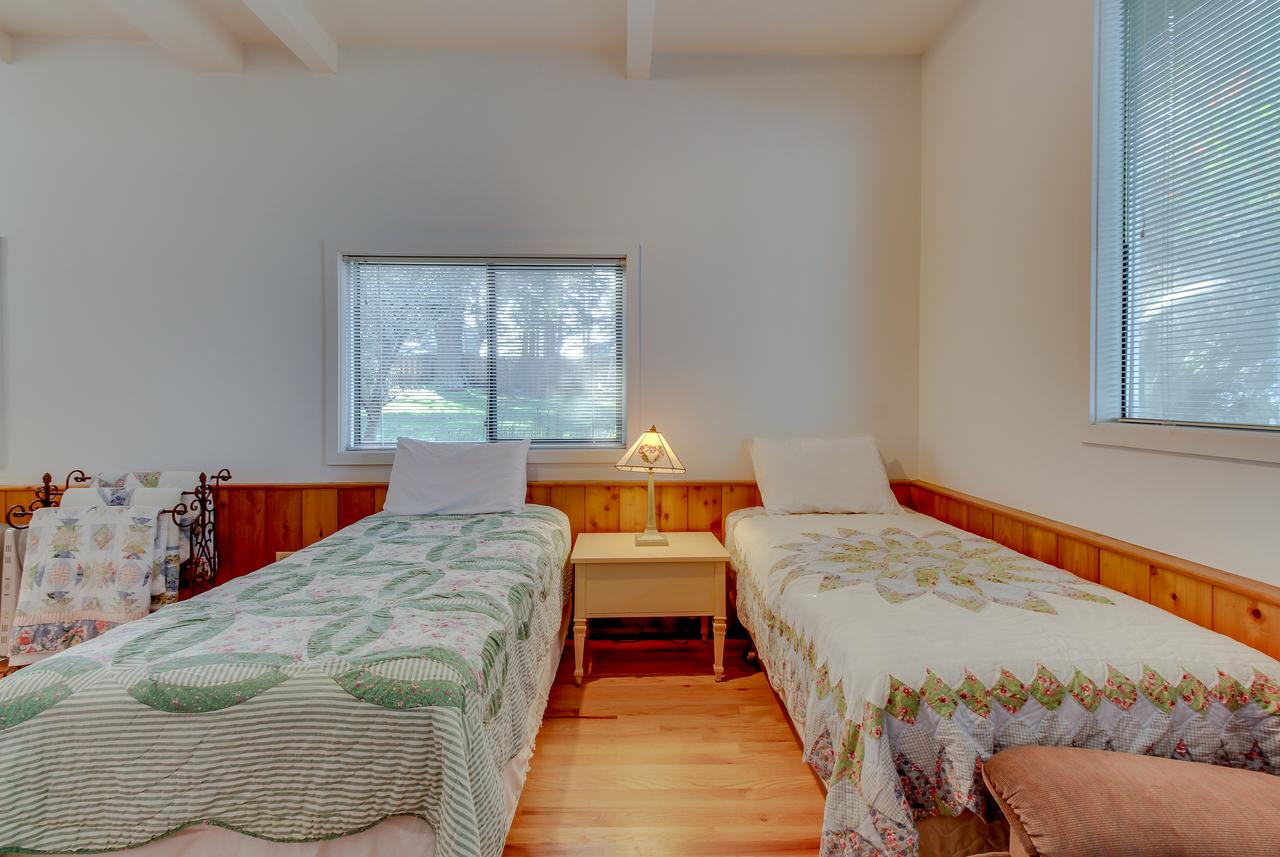 Lopez Island Hunter Bay Waterfront Home - thumb 19