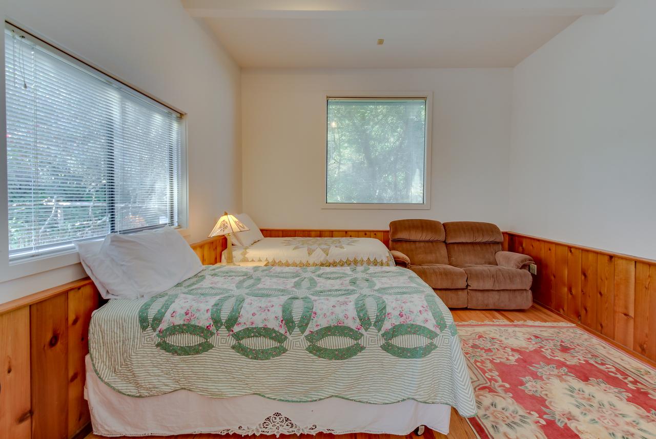 Lopez Island Hunter Bay Waterfront Home - thumb 25