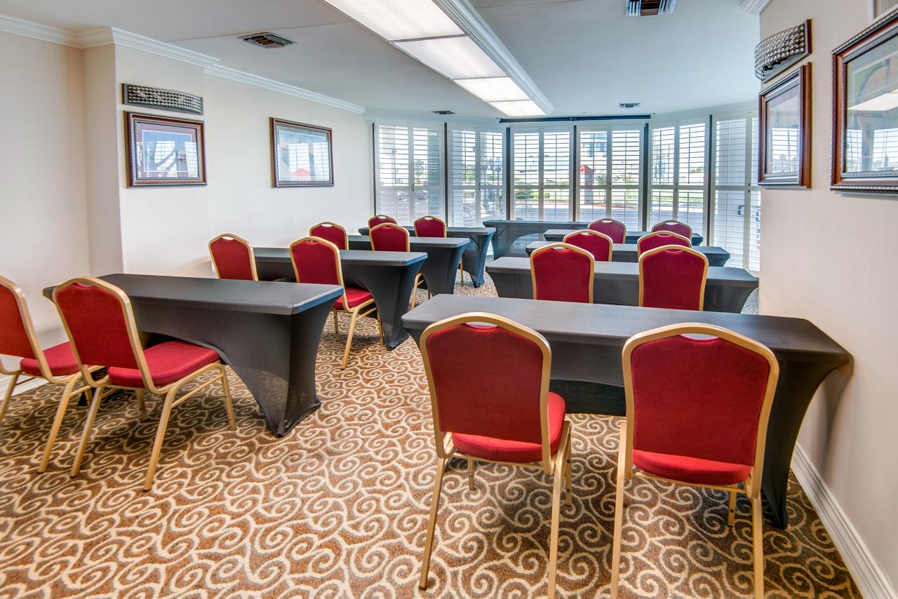 Ramada By Wyndham Metairie New Orleans Airport - thumb 36