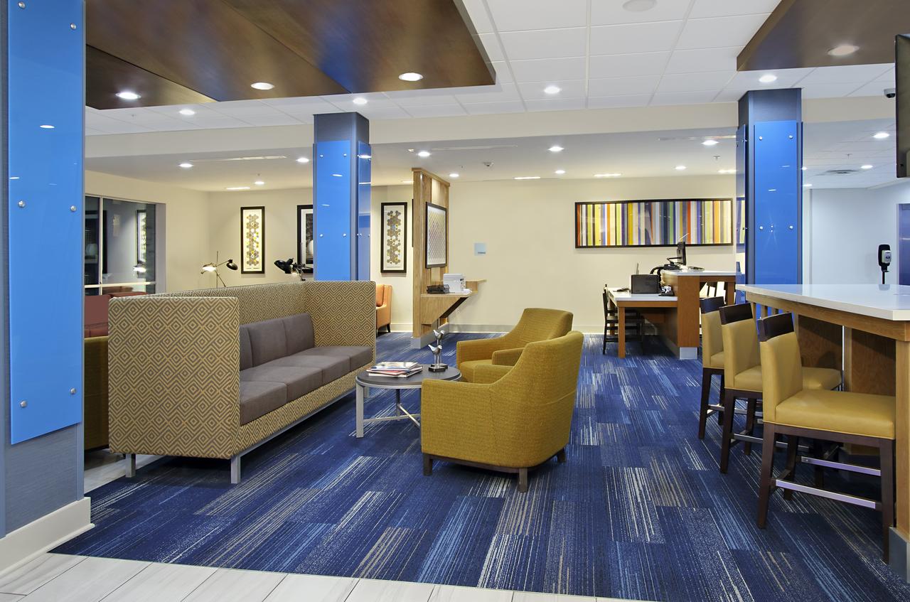 Holiday Inn Express & Suites - Lake Charles South Casino Area - thumb 1
