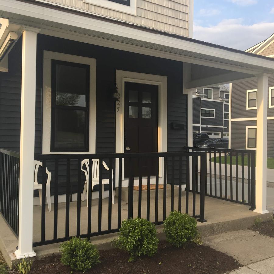 Strongâ€™s Harbor House - thumb 1