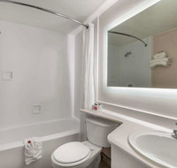 Howard Johnson by Wyndham Albuquerque Midtown - Accommodation Arizona