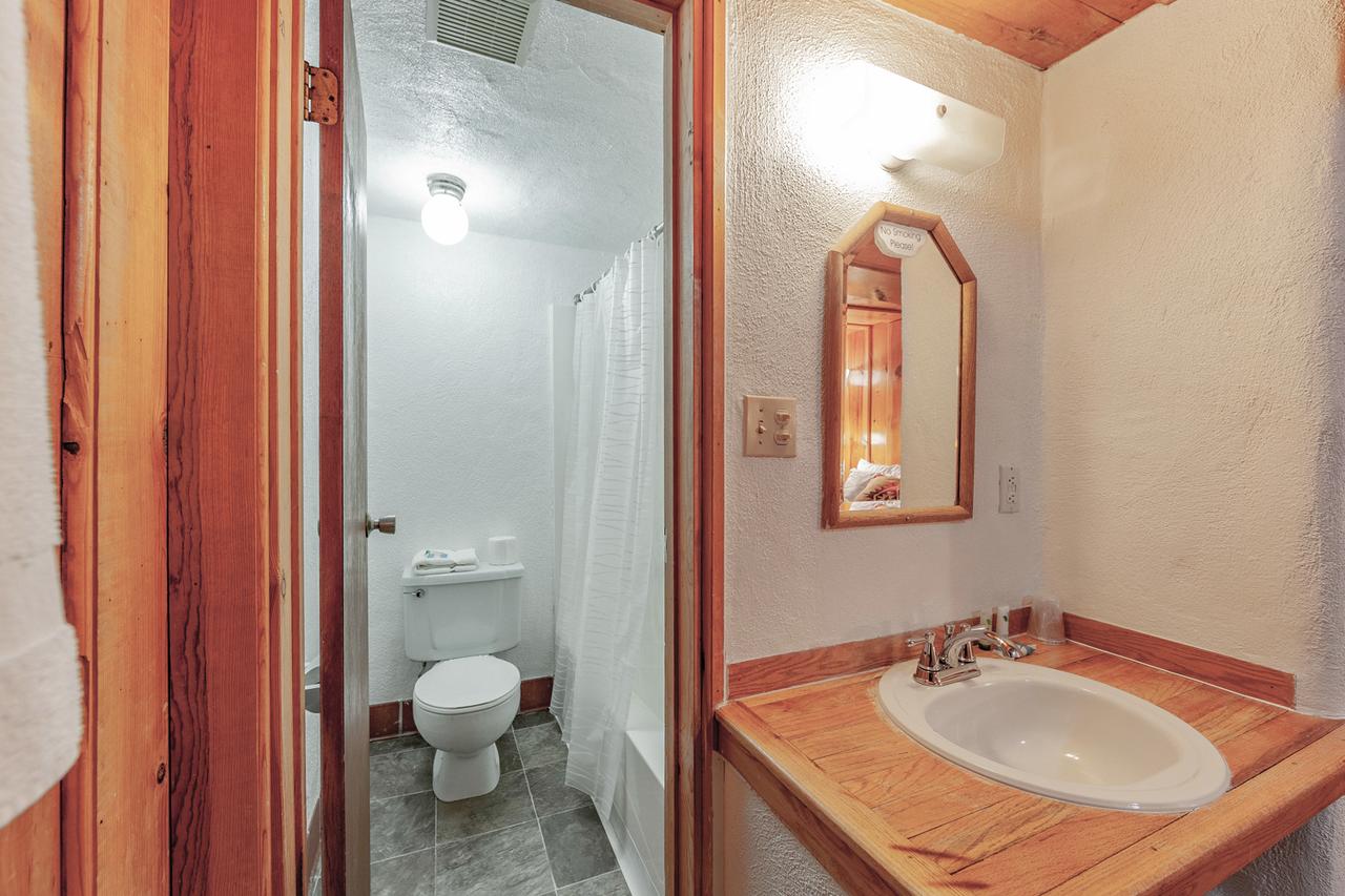 Amizette Inn - thumb 4