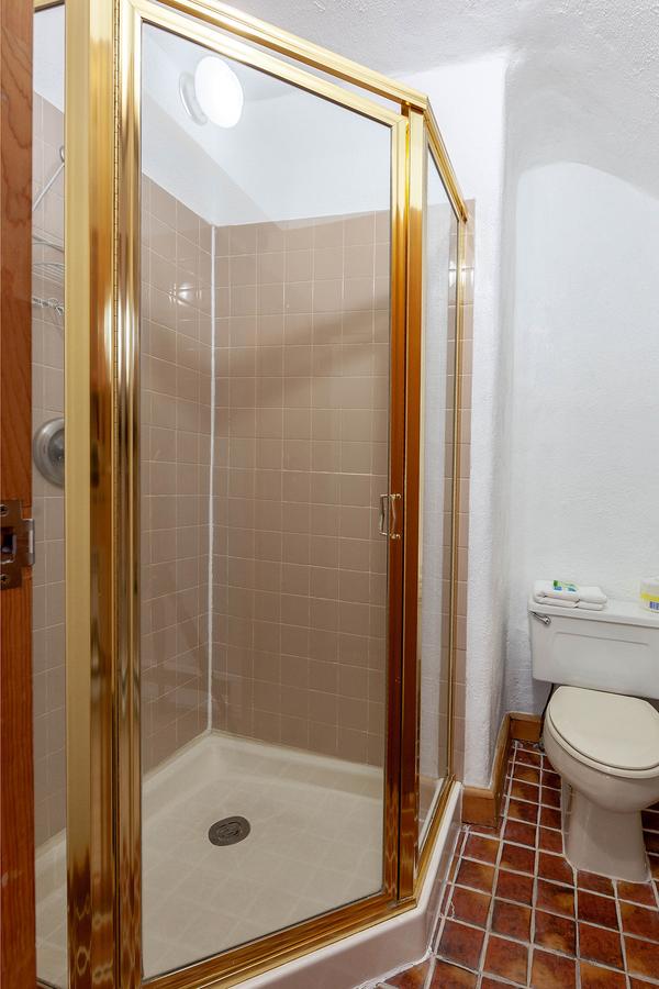 Amizette Inn - thumb 8