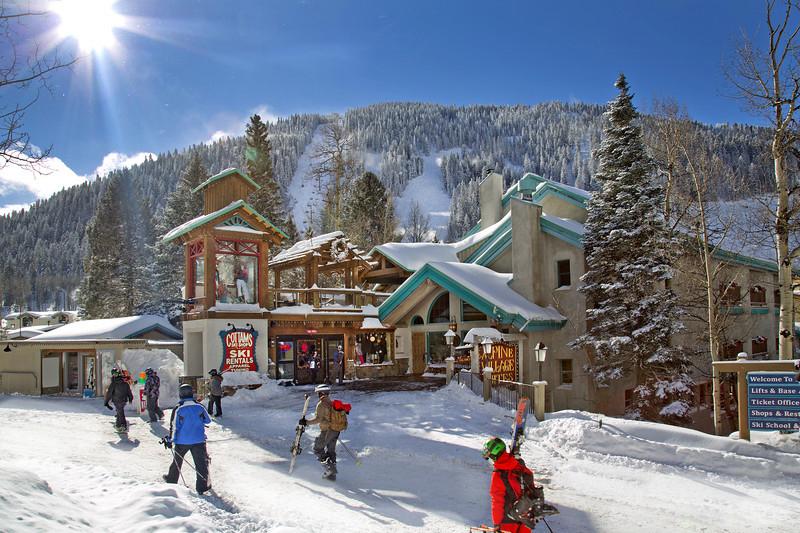 Alpine Village Suites - thumb 3