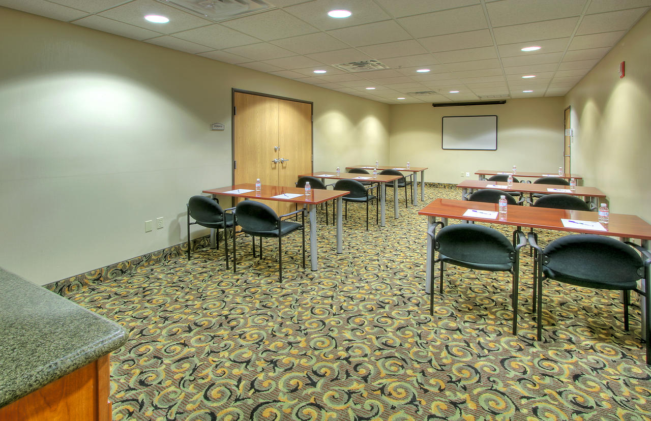 Holiday Inn Express Socorro - thumb 12