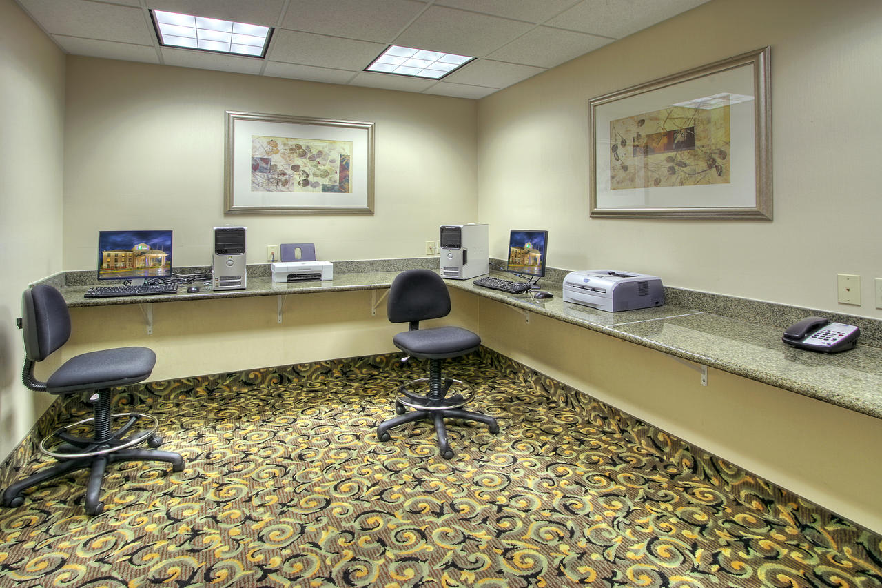 Holiday Inn Express Socorro - thumb 11