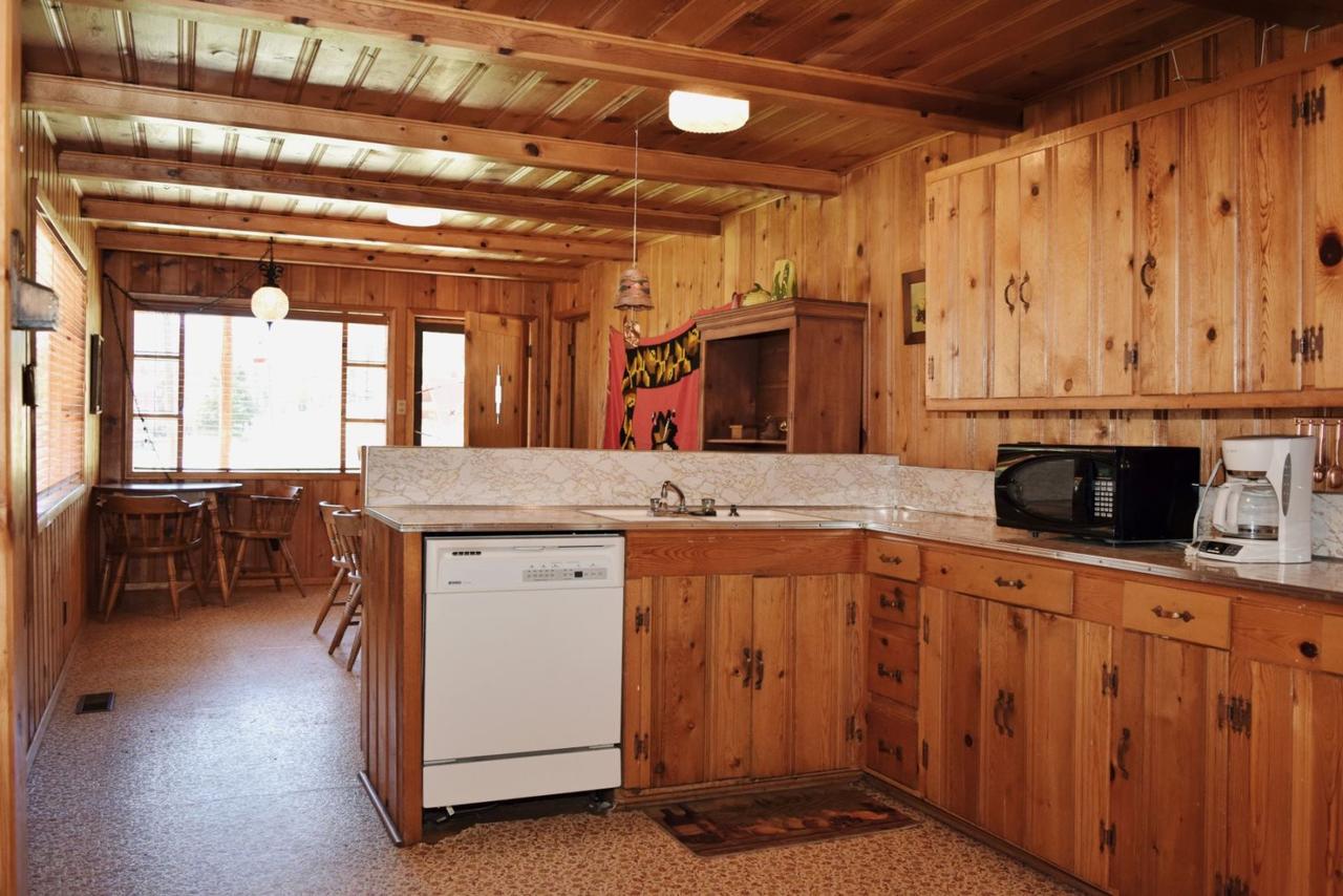 The Hall`s Harem Cabin - thumb 11