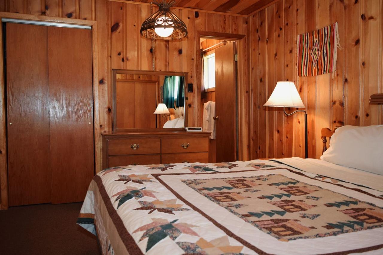 The Hall`s Harem Cabin - thumb 18