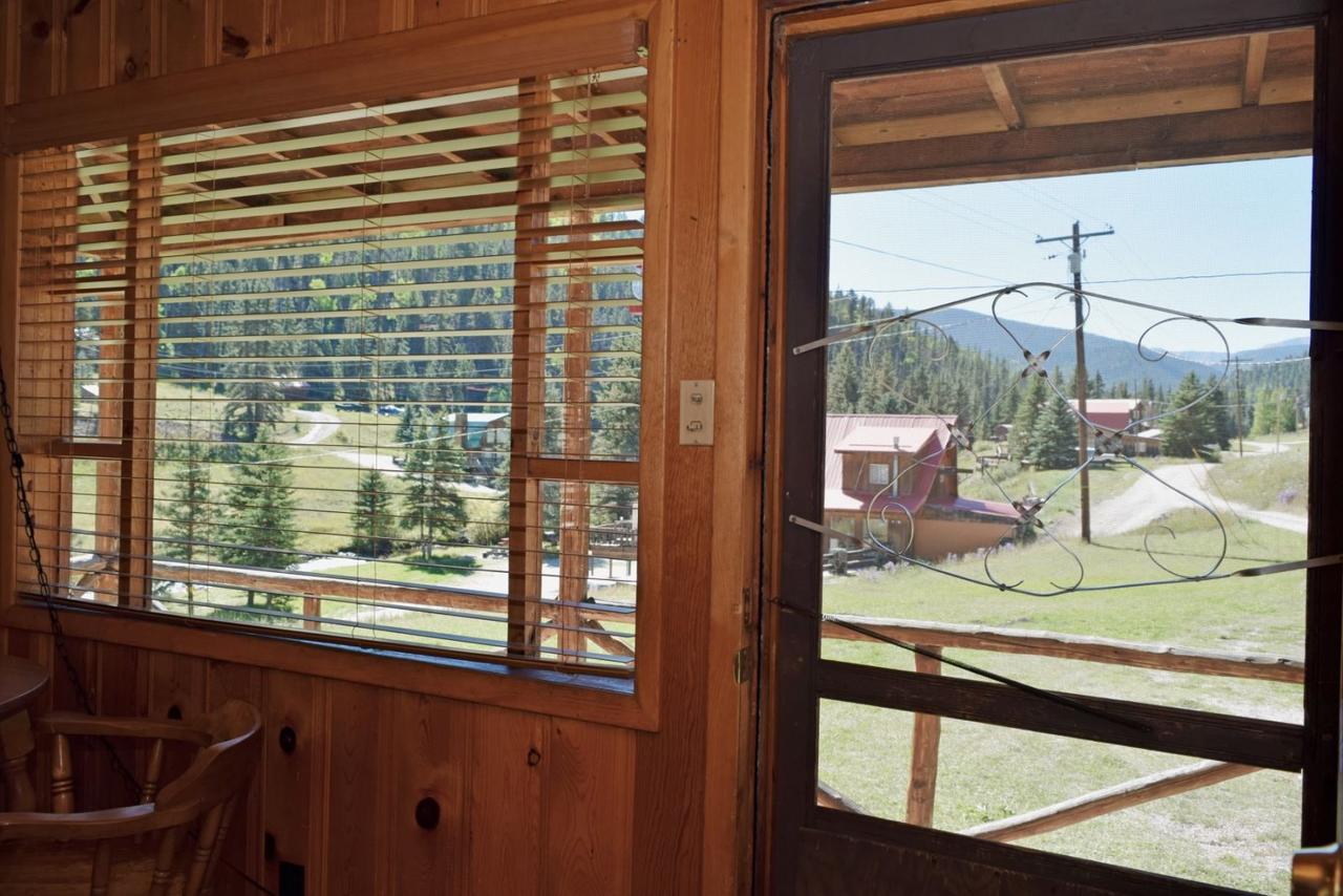 The Hall`s Harem Cabin - thumb 2