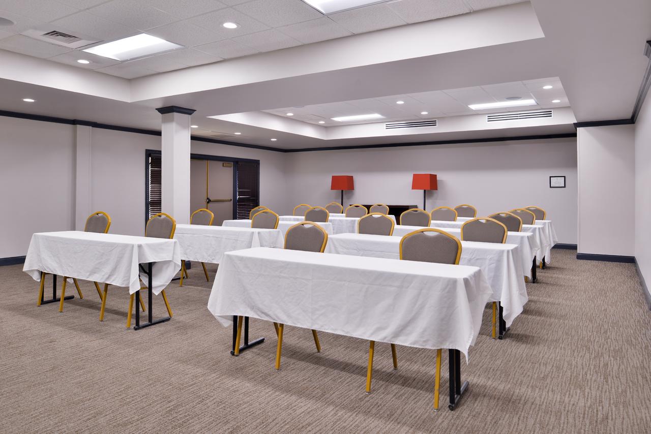 Country Inn & Suites By Radisson, Raleigh-Durham Airport, NC - thumb 19