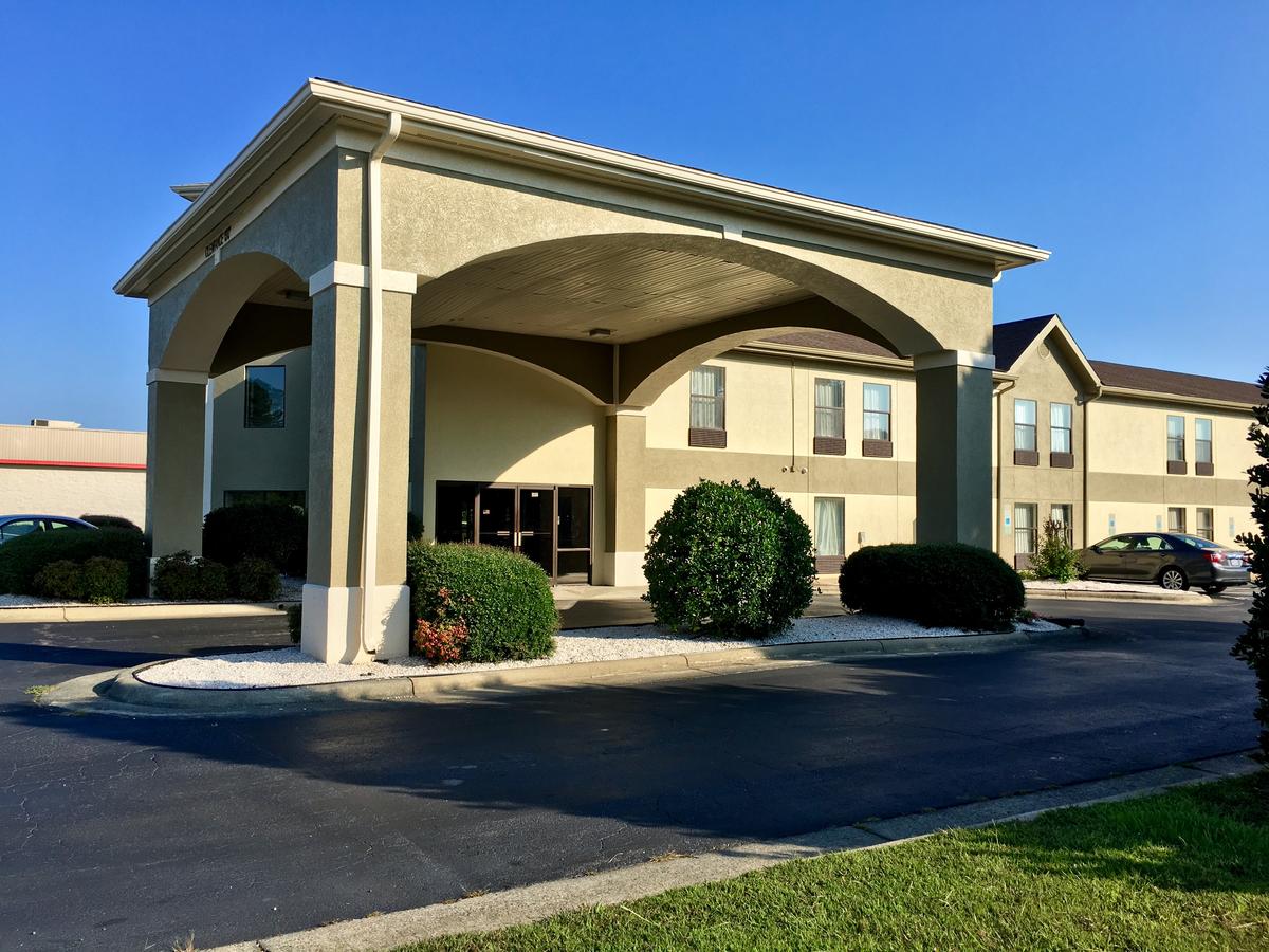 The Inn At Creedmoor - thumb 1