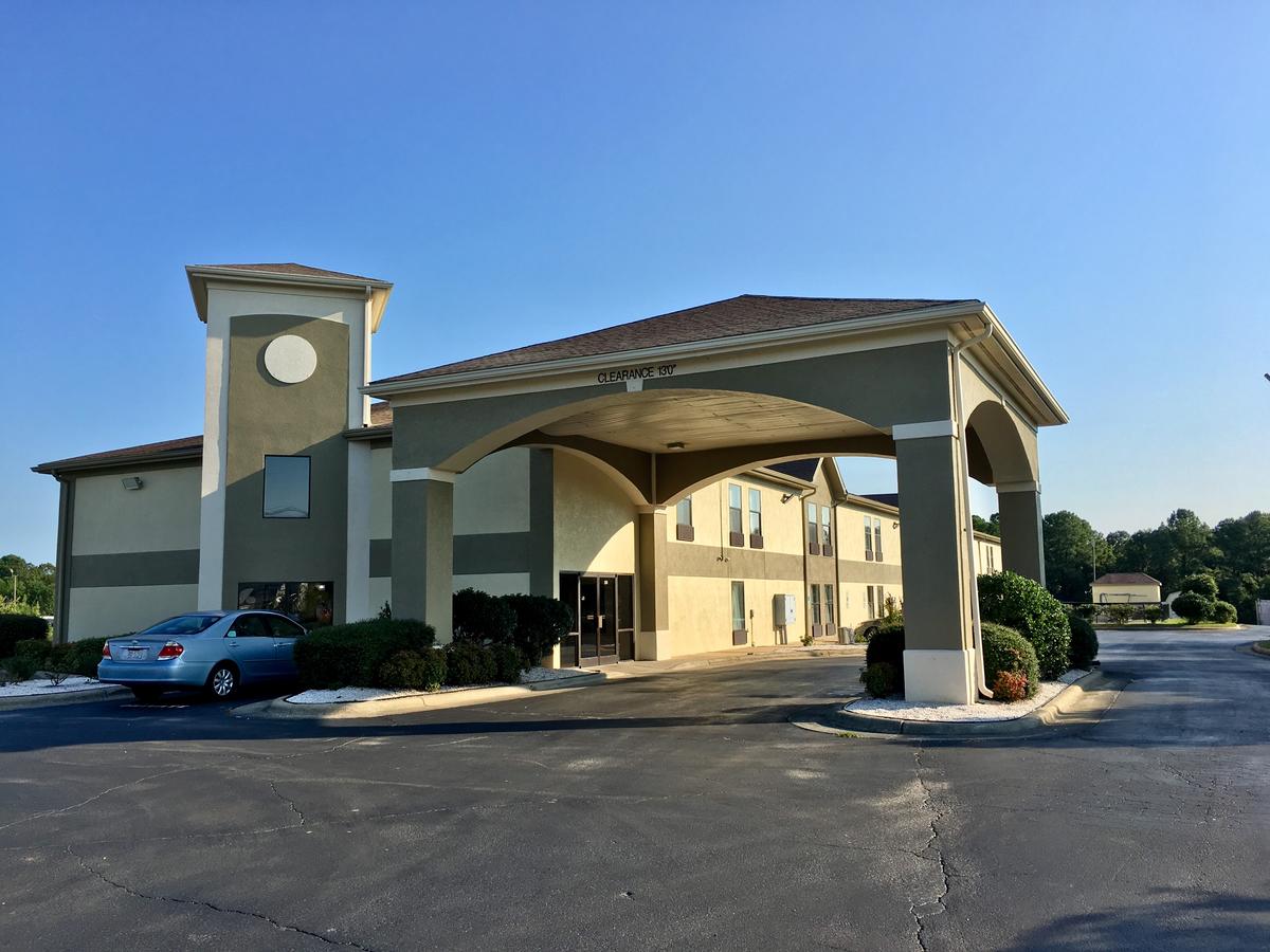 The Inn At Creedmoor - thumb 0