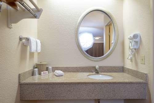 Red Roof Inn Cleveland - Mentor/ Willoughby - thumb 24