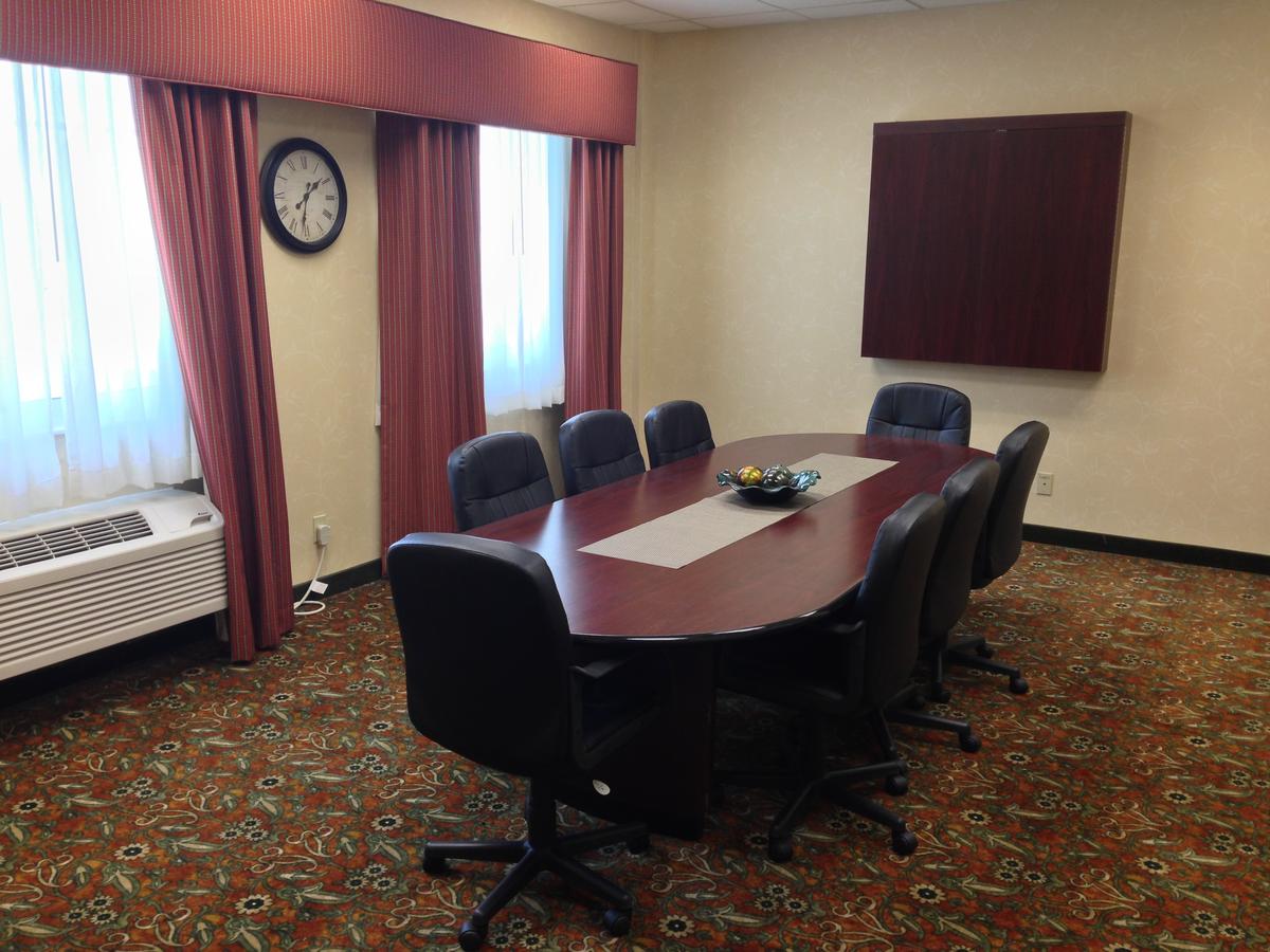 Country Inn & Suites By Radisson, Oklahoma City At Northwest Expressway, OK - thumb 17
