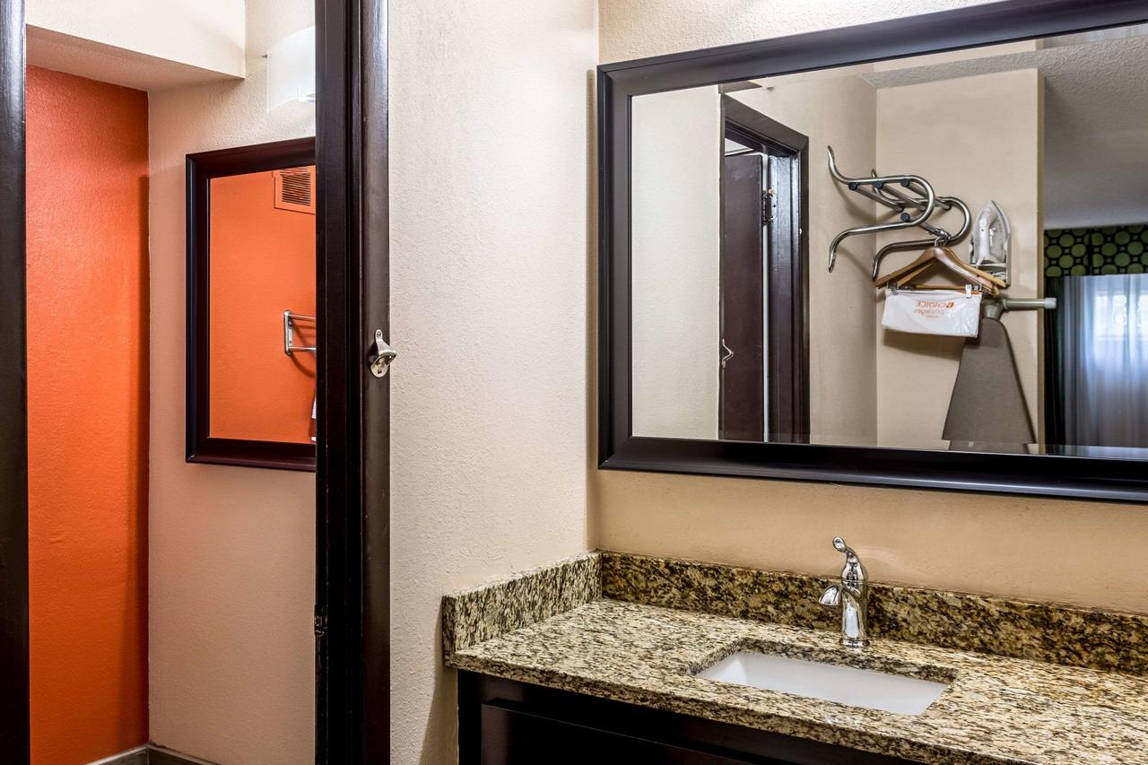 Quality Inn Nashville Downtown - Stadium - thumb 32