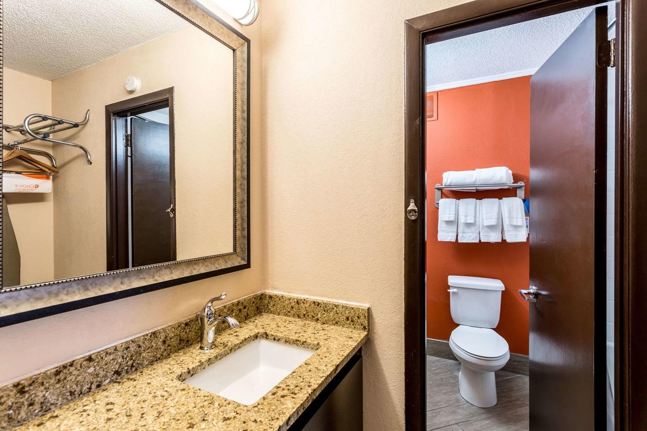 Quality Inn Nashville Downtown - Stadium - thumb 21
