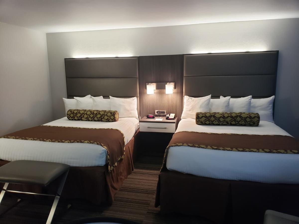 Alexis Inn And Suites Hotel - thumb 13