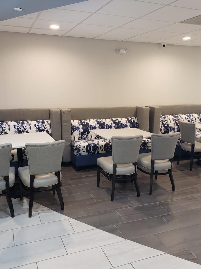 Alexis Inn And Suites Hotel - thumb 8