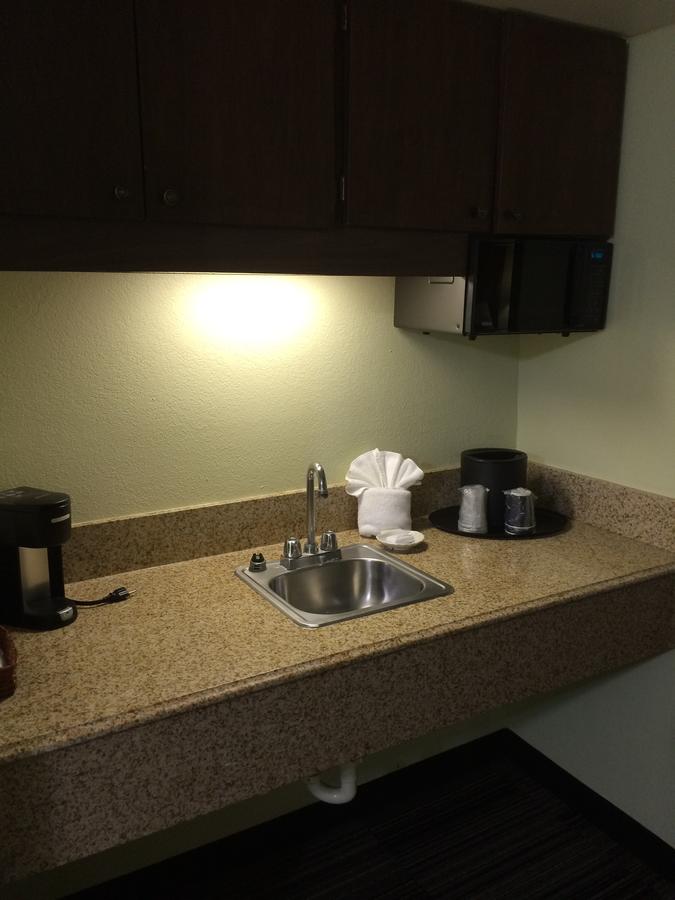 Alexis Inn And Suites Hotel - thumb 15