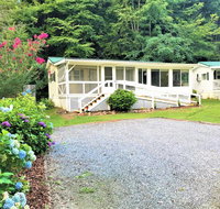 Streams  Dreams in the HEART of The Great Smoky Mountains Sylva NC Sleeps 7Take in the smell of nature while relaxing by th - Accommodation Arizona