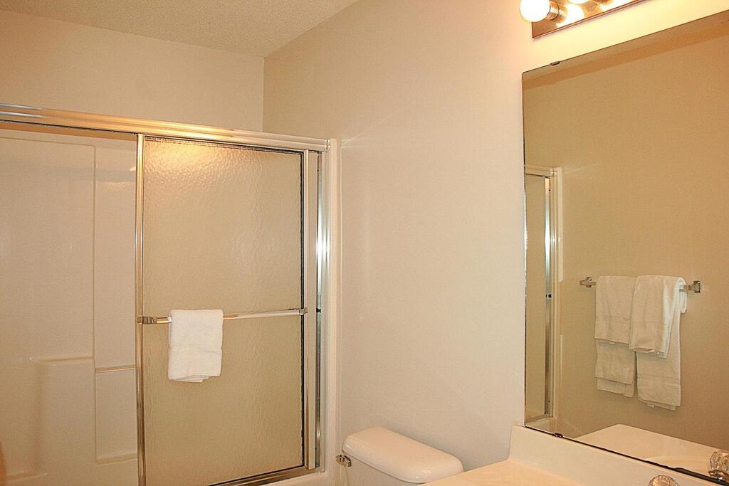 1008M Condo - thumb 1