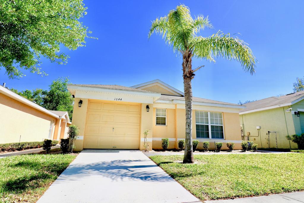 1044 Royal Ridge Three-Bedroom Villa - thumb 1