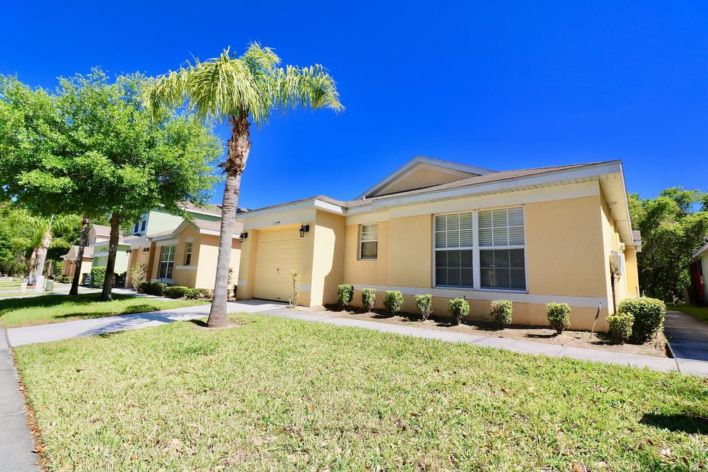 1044 Royal Ridge Three-Bedroom Villa - thumb 2