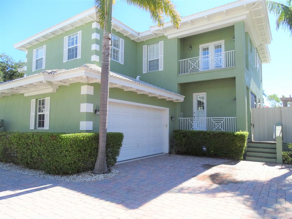 357 Tierra Mar Lane - Village Place- Beautiful!- 1 WEEK MINIMUM - thumb 0