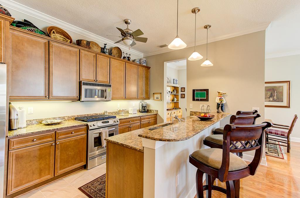 357 Tierra Mar Lane - Village Place- Beautiful!- 1 WEEK MINIMUM - thumb 2