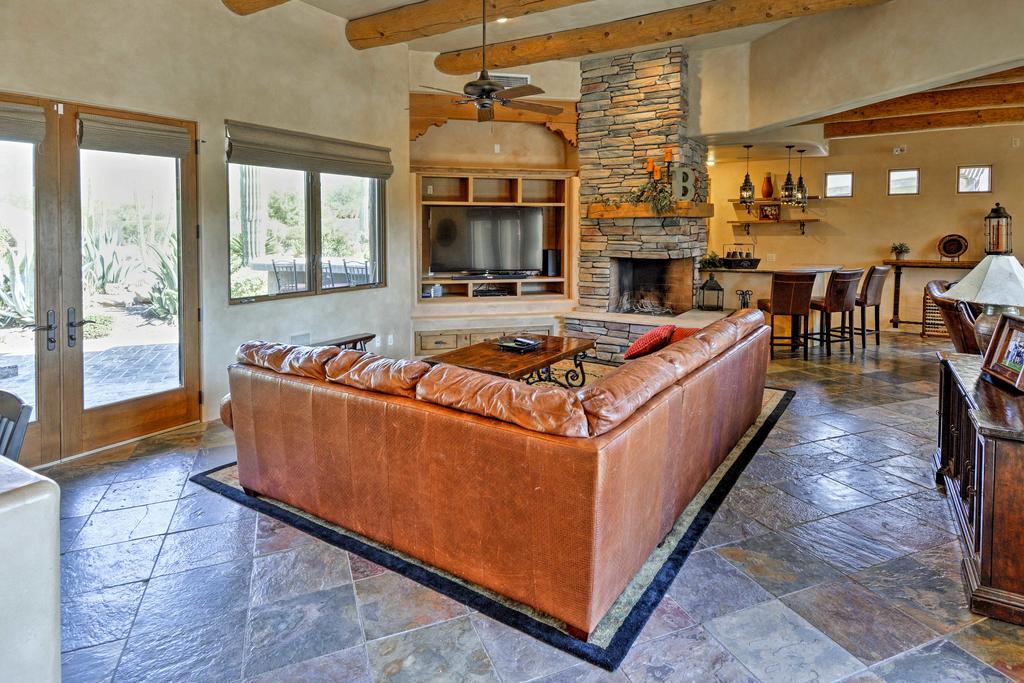 Cave Creek Oasis With Putting Green, Spa & Mtn View! - thumb 3
