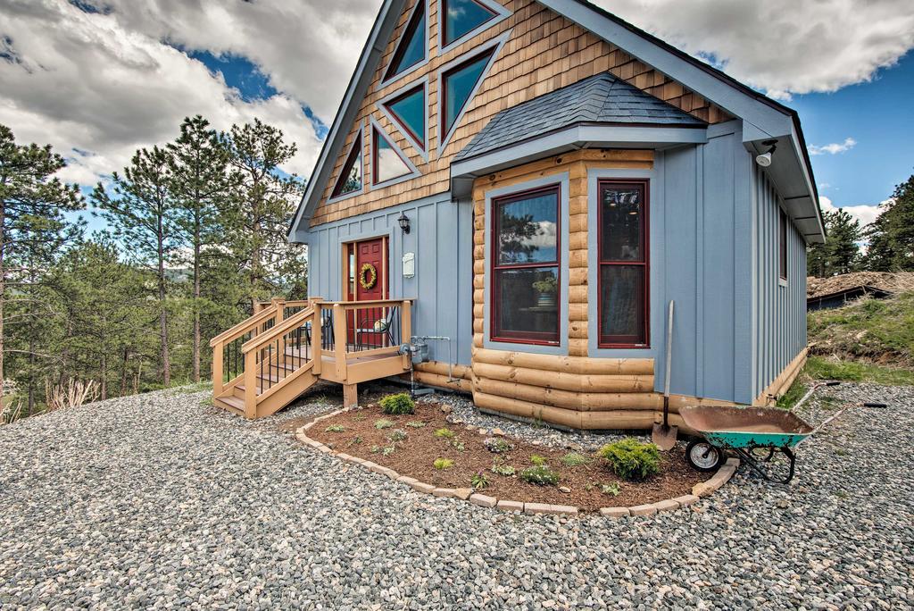 Cozy Log Cabin - 1.8 Miles To Downtown Evergreen! - thumb 0