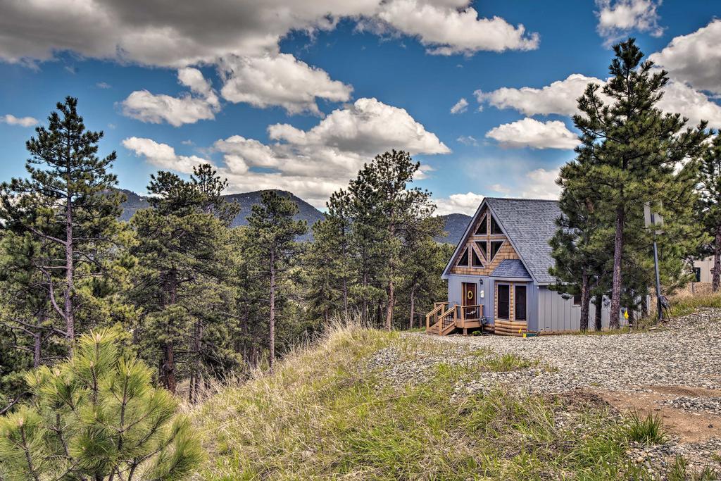 Cozy Log Cabin - 1.8 Miles To Downtown Evergreen! - thumb 2