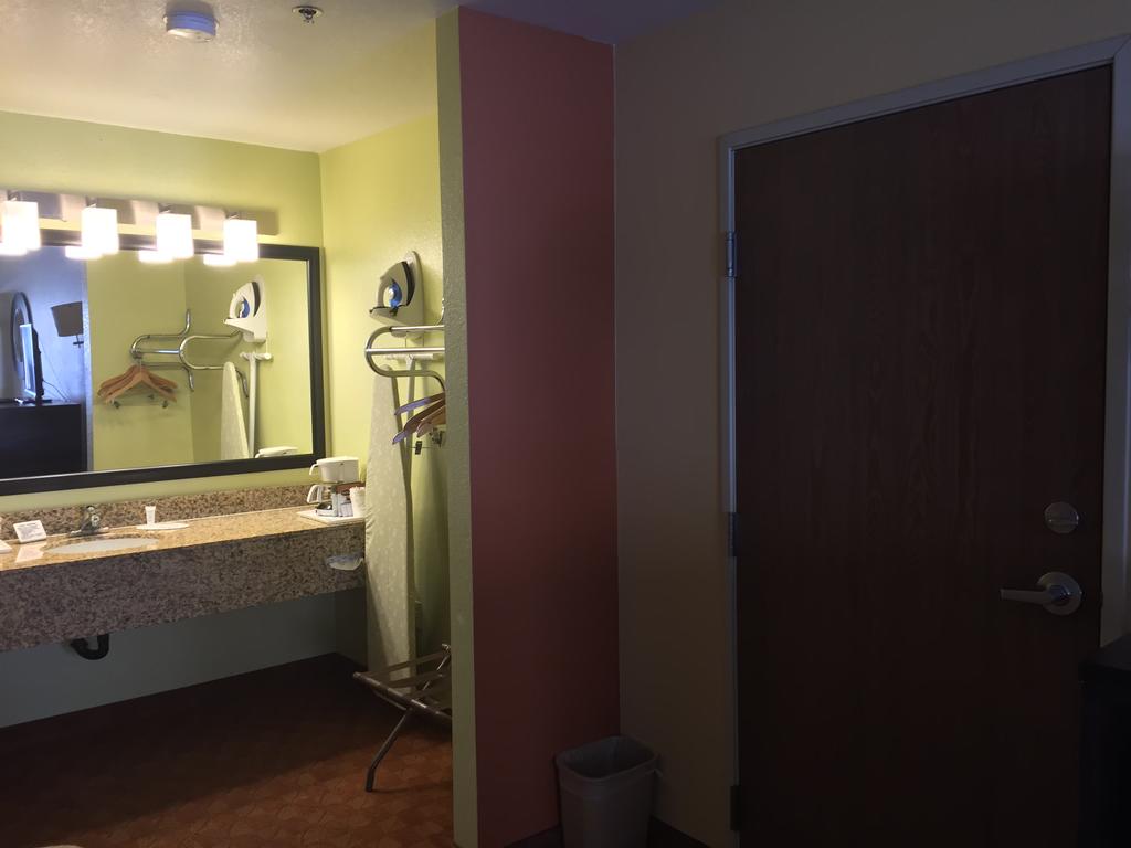 Days Inn By Wyndham Globe - thumb 2