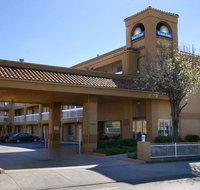 Days Inn by Wyndham Hayward Airport - Accommodation Arizona