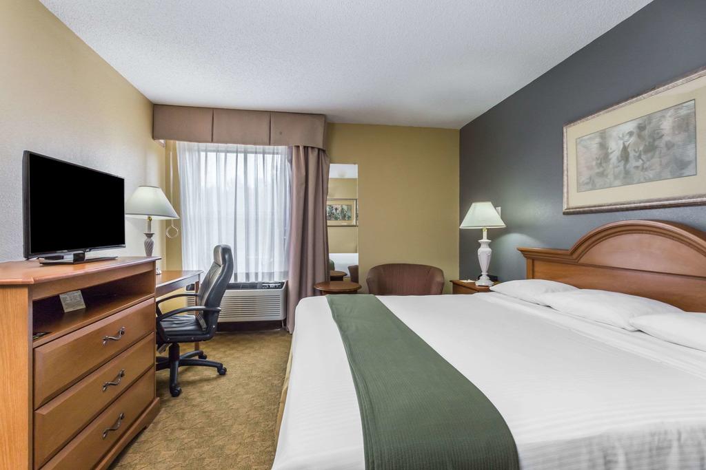Days Inn By Wyndham Selma - thumb 3