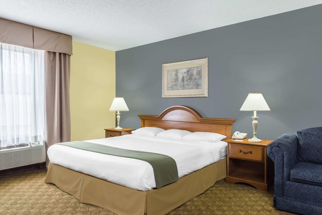Days Inn By Wyndham Selma - thumb 2