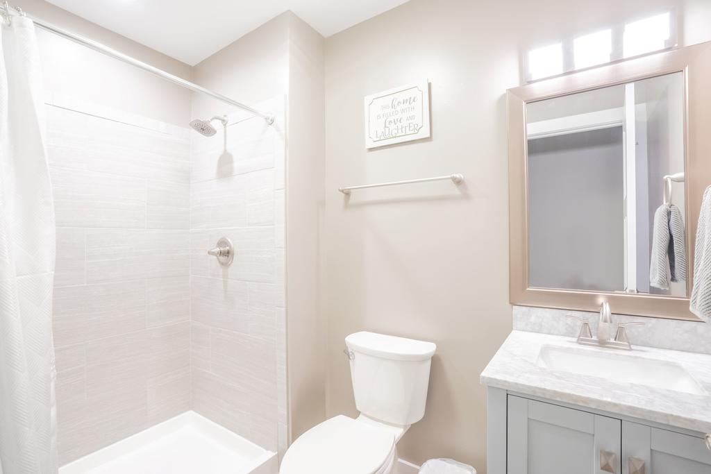 Family, Home, And Comfort 2 Min To Ark (3 Bdrm) - thumb 3