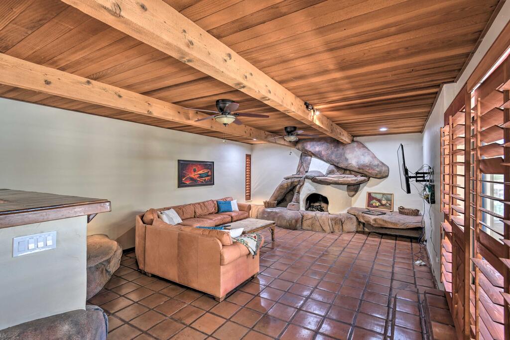 Luxury Adobe Villa - Pool, Patio, Paradise! - thumb 3