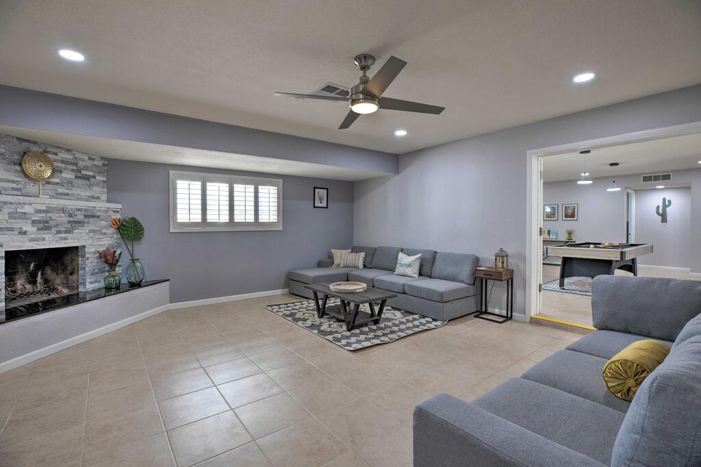 Modern Scottsdale Home With Pool, Games & Patio - thumb 0