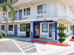 Motel 6-Bakersfield, CA - Convention Center